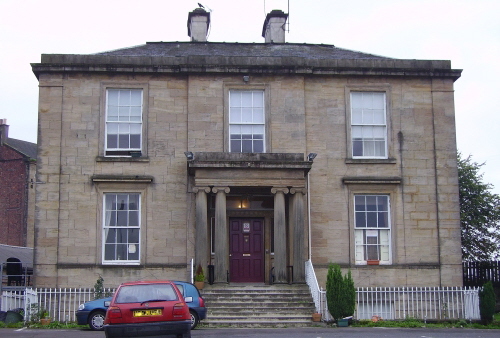 Lomond Airport Hotel